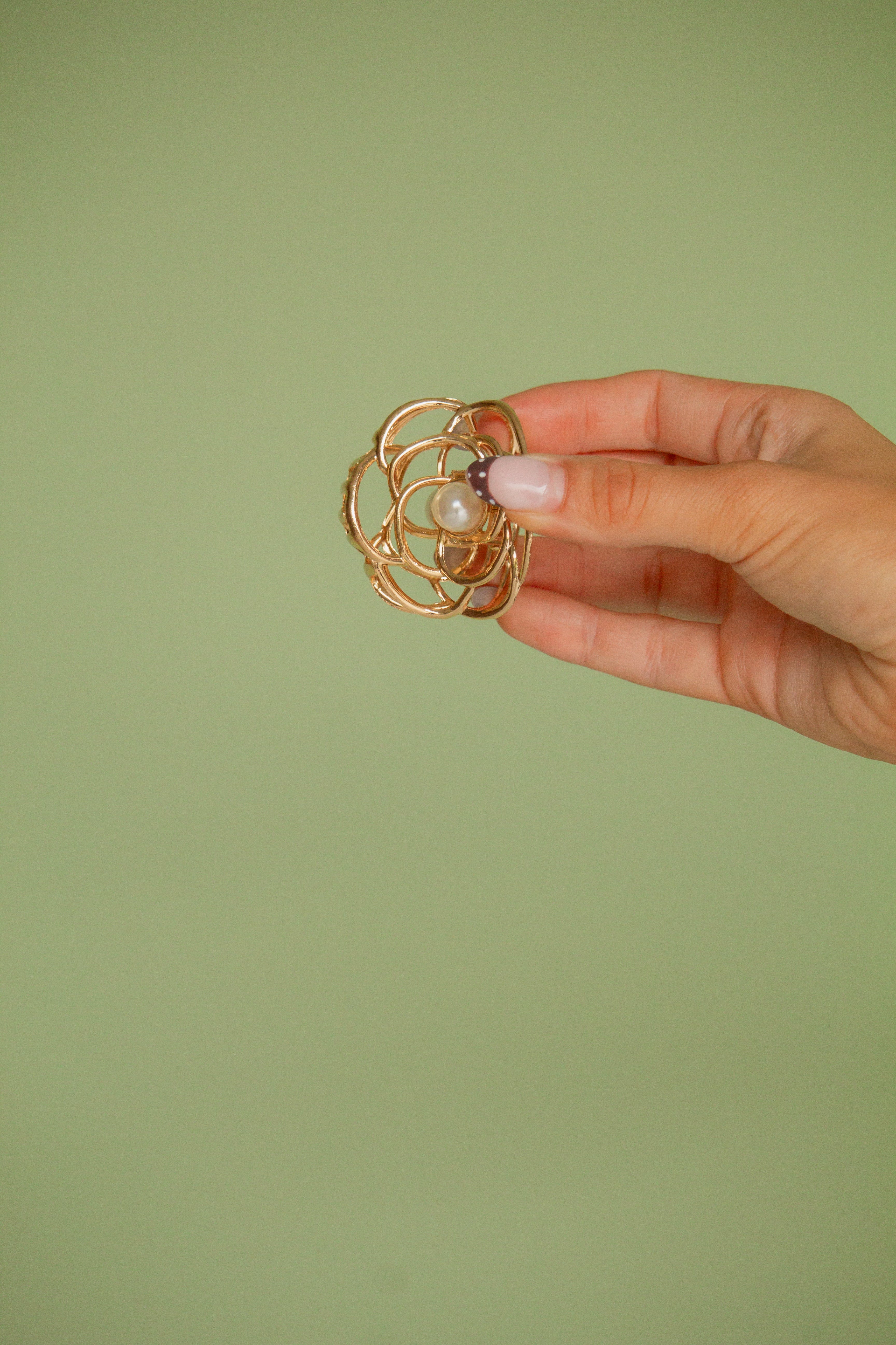 Rose Pearl Claw Clip - Image 2