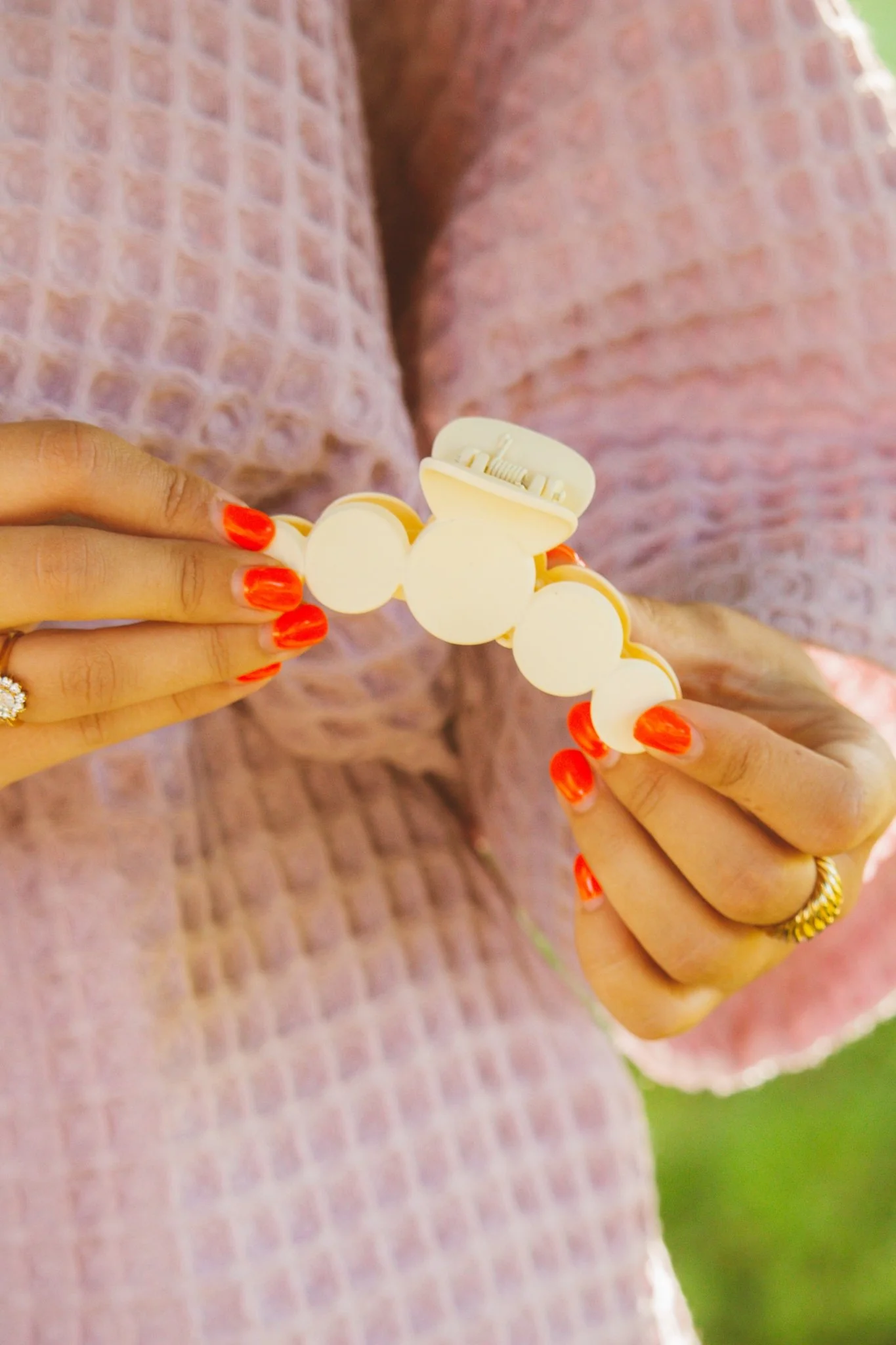 Circles Claw Clip - Image 31