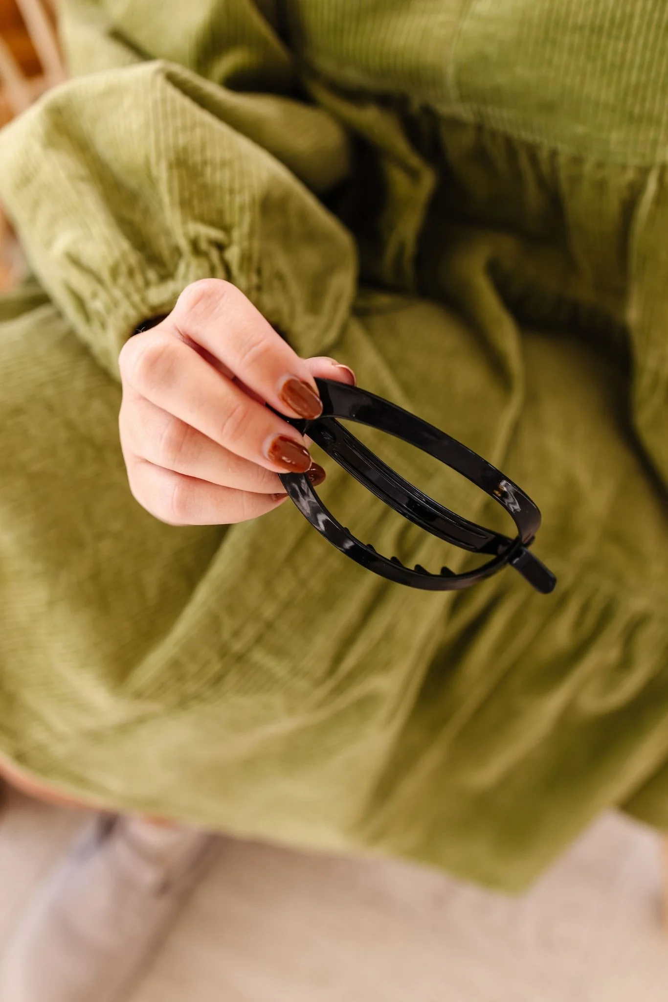 Cutout Oval Clip - Image 9