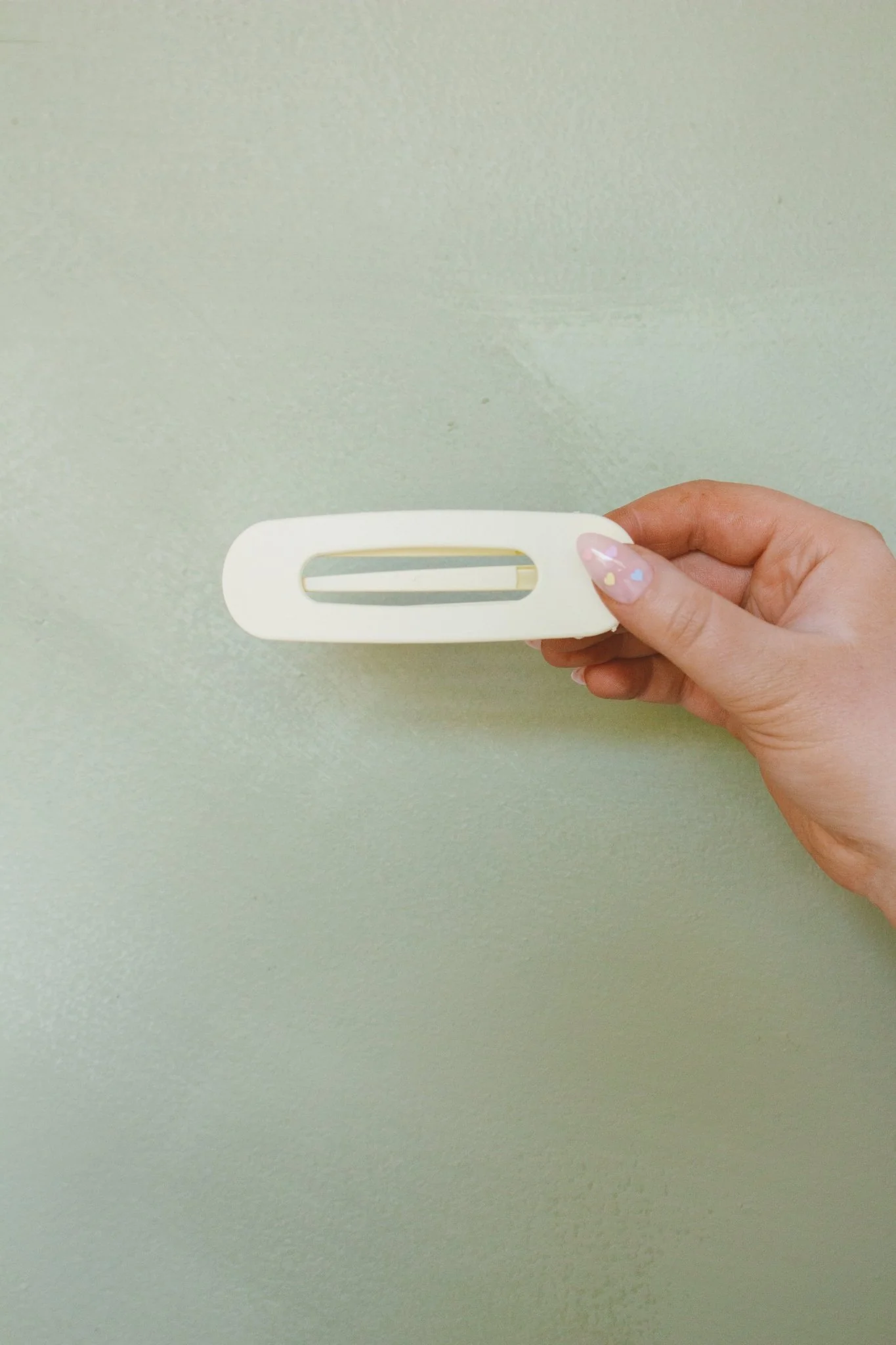 Flat Matte Claw Clip - Image 22