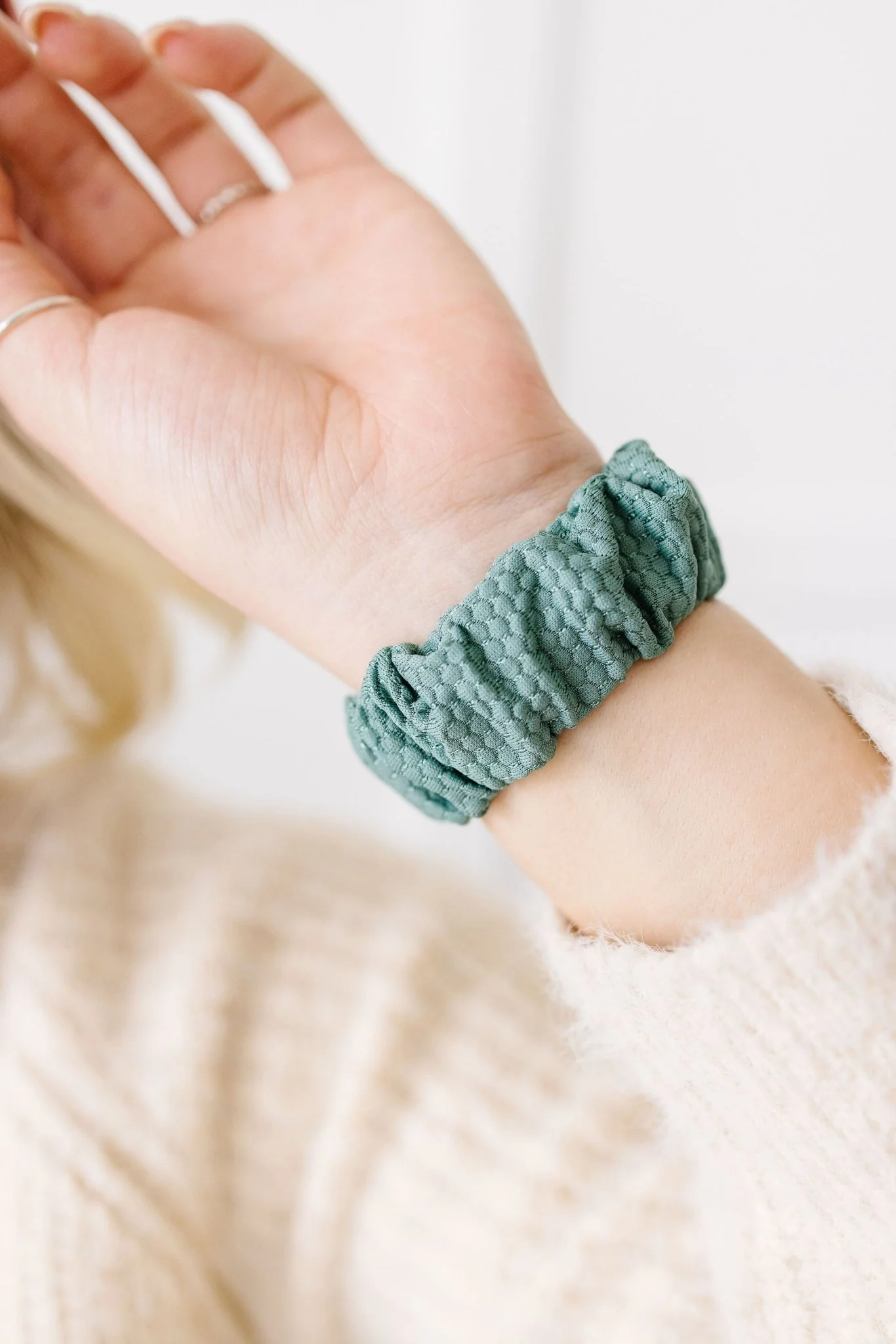 Jade Athletic Hexagon Watch Band for Fitbit Versa - Image 8