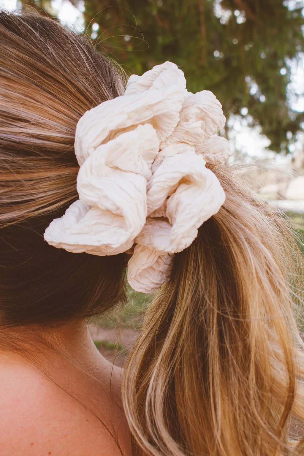 Magnolia Jumbo Scrunchie - Image 5