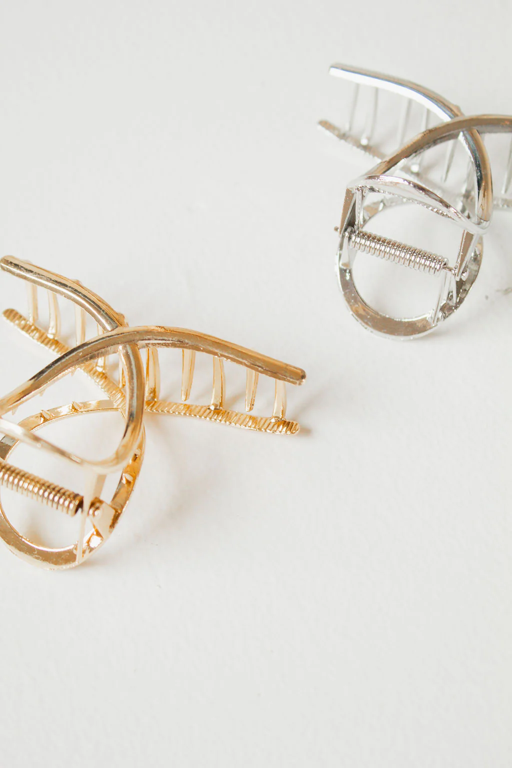 Mini Metal Loop Claw Clip - Image 6