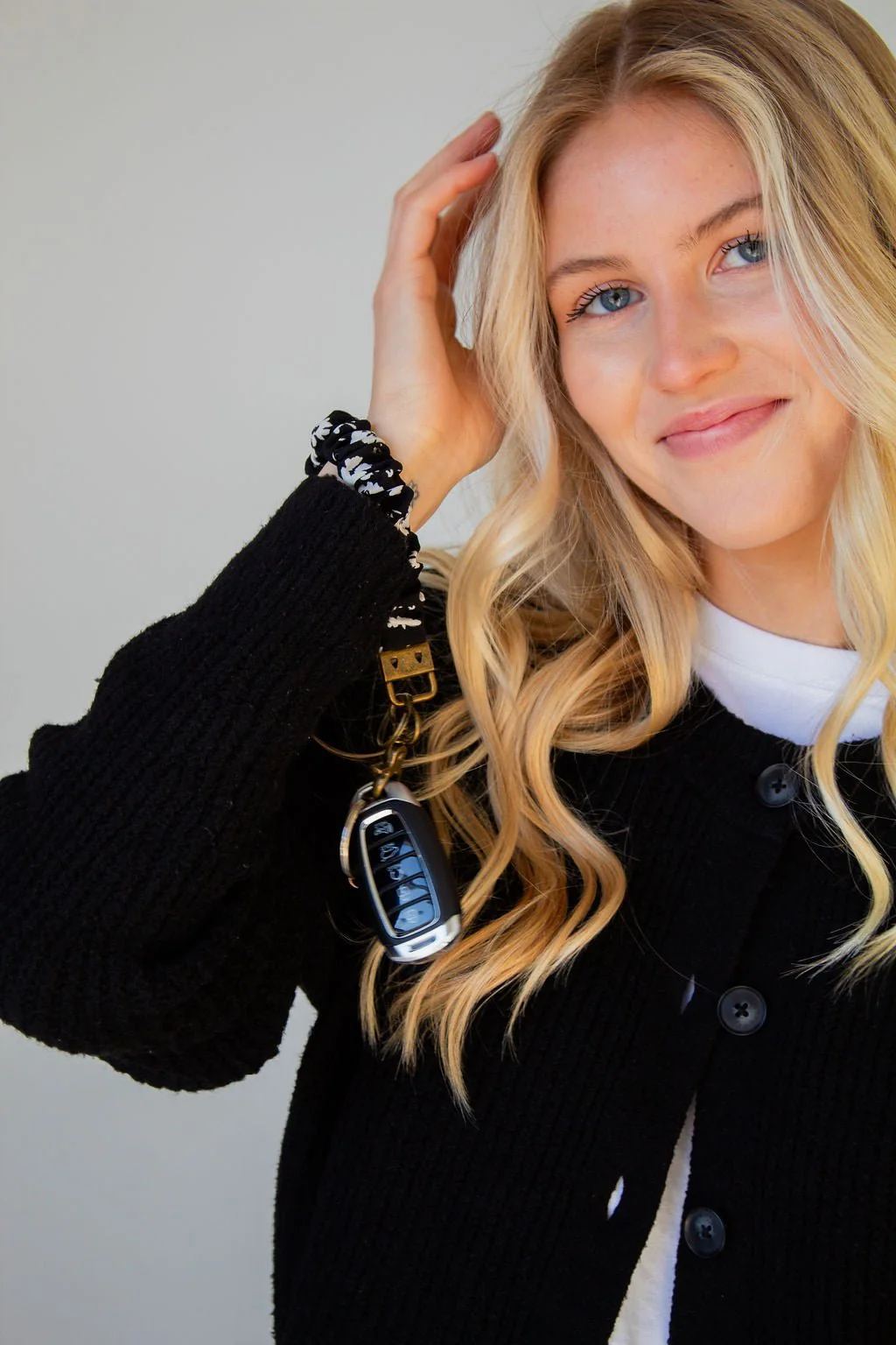 Onyx Floral Keychain - Image 3