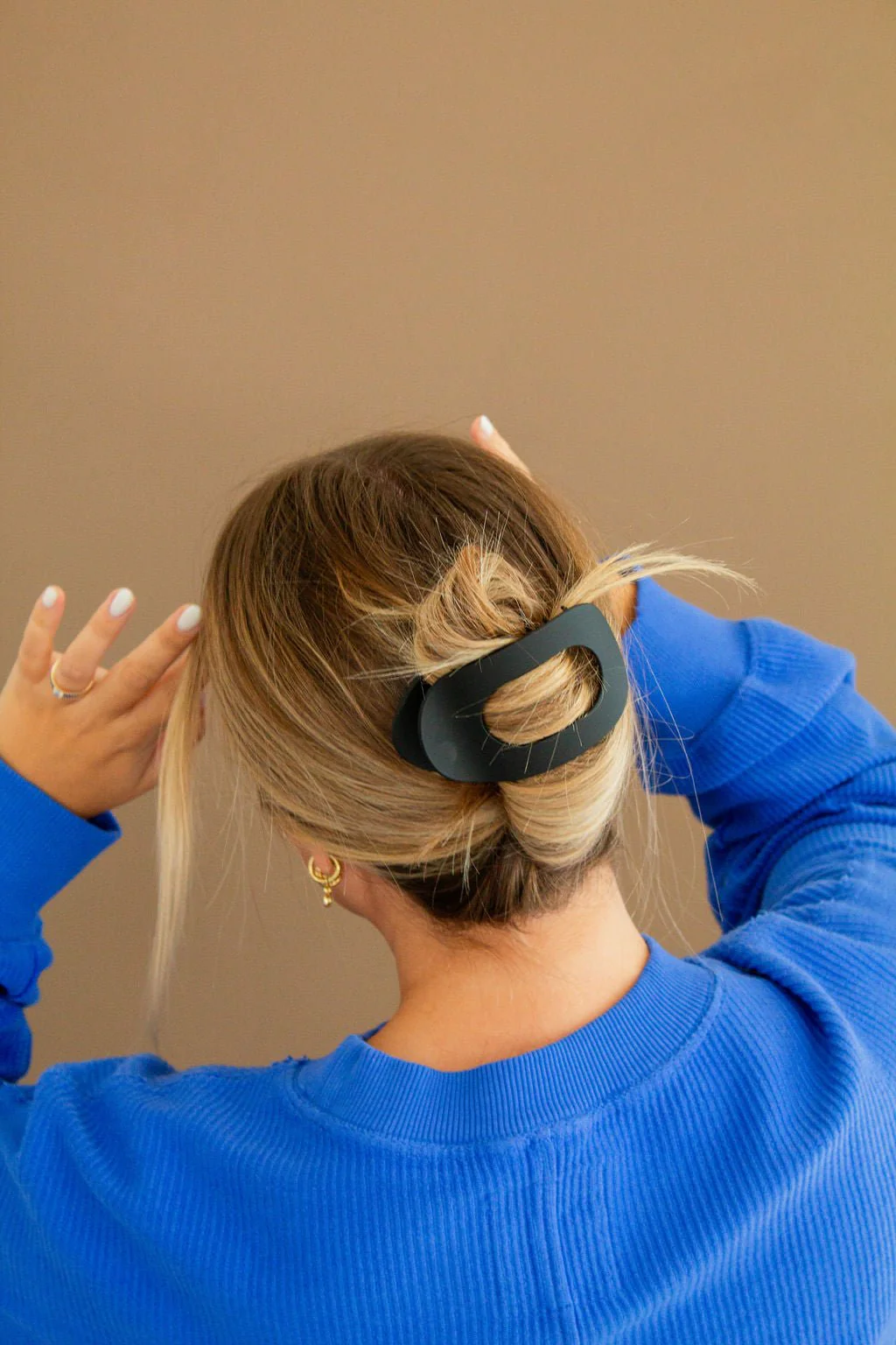 Circle Cutout Flat Claw Clip - Image 15