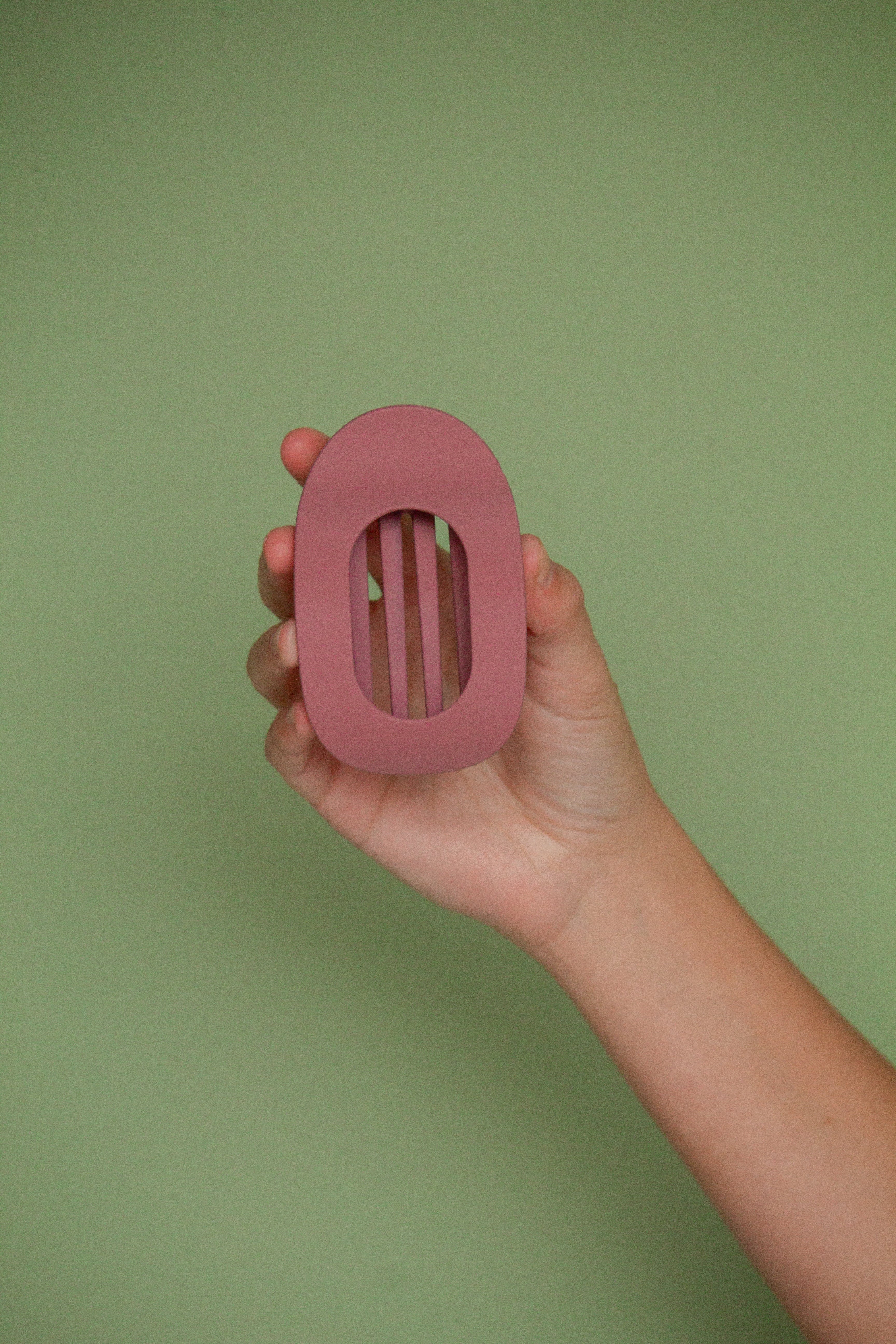 Circle Cutout Flat Claw Clip - Image 5