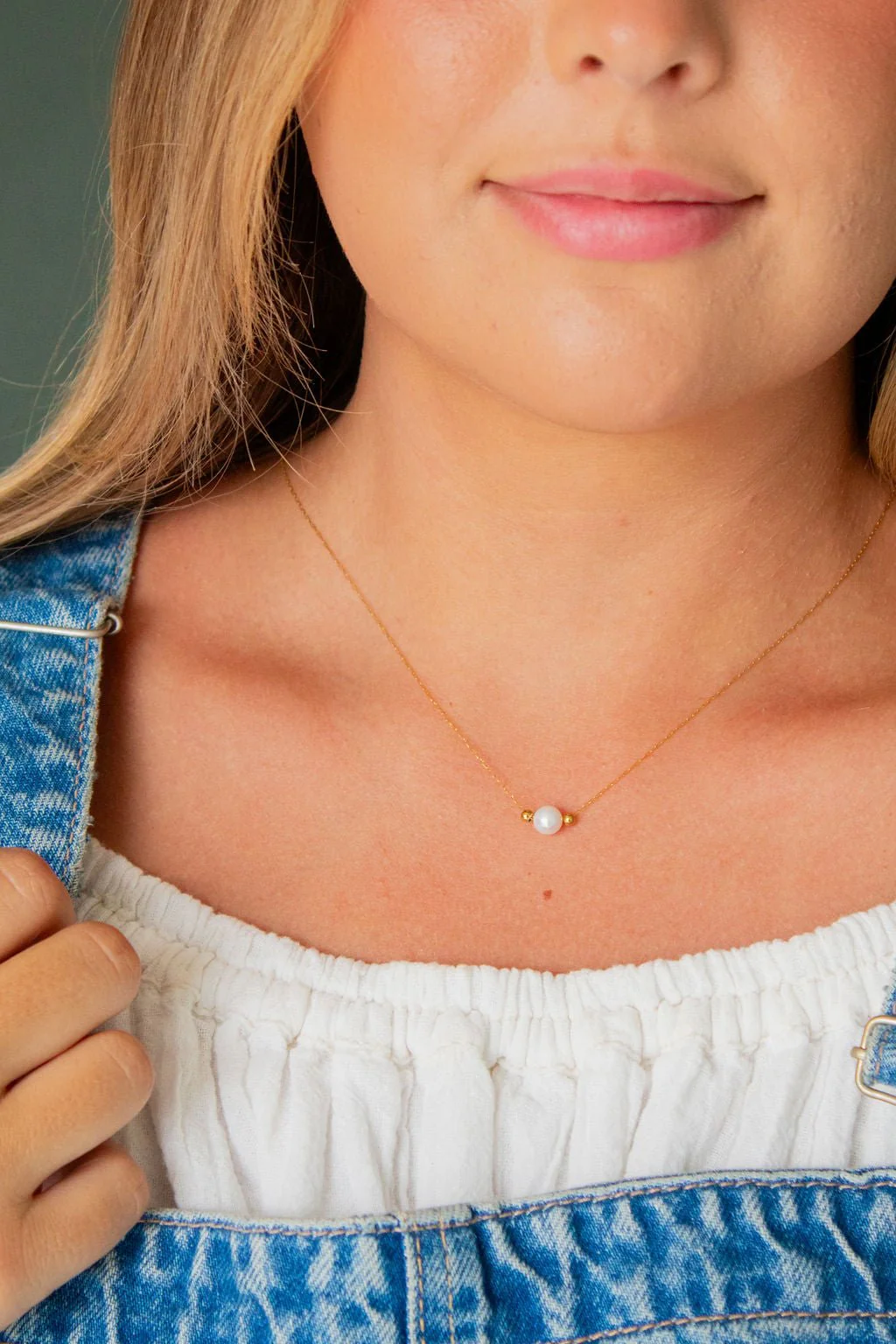 Simple Pearl Pendant Necklace - Image 5